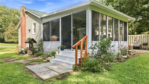 11596 Homestead Avenue NE Alliance OH 44601