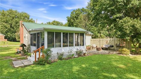 11596 Homestead Avenue NE Alliance OH 44601