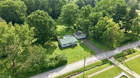 11596 Homestead Avenue NE Alliance OH 44601