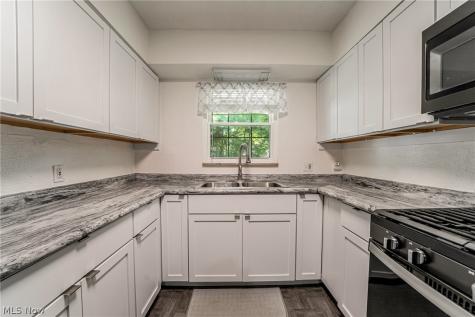 753 Crestview Avenue Akron OH 44320