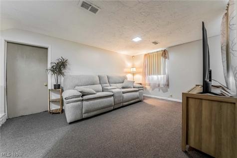 753 Crestview Avenue Akron OH 44320