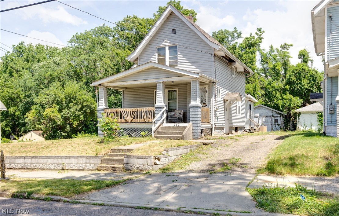 717 Fern Street Akron OH 44307
