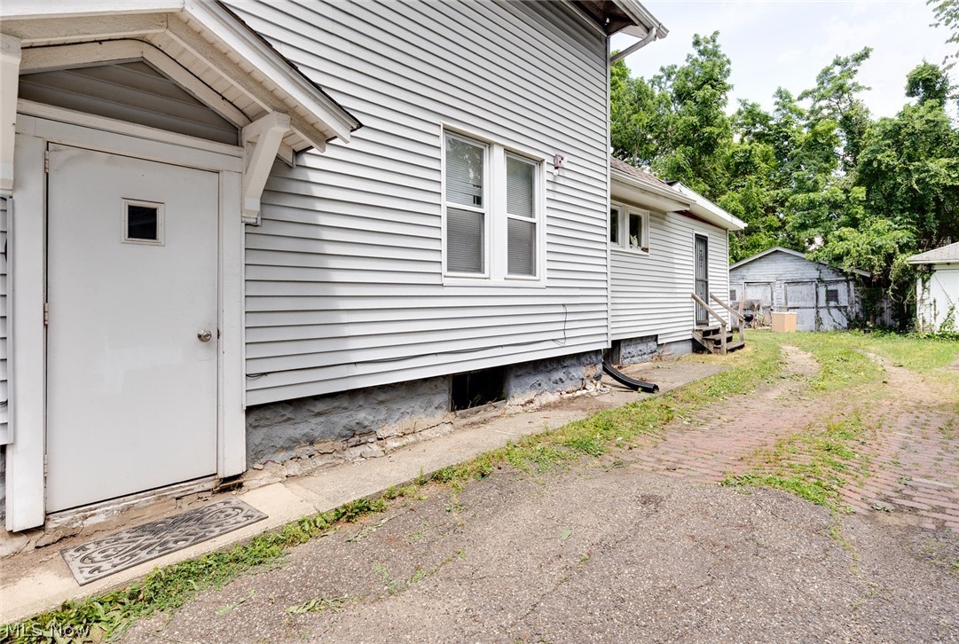 717 Fern Street Akron OH 44307
