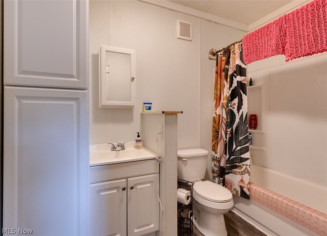 717 Fern Street Akron OH 44307