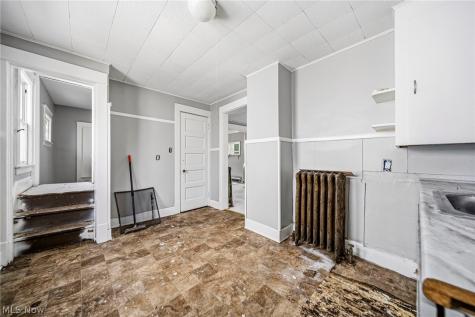 9512 Easton Avenue Cleveland OH 44104