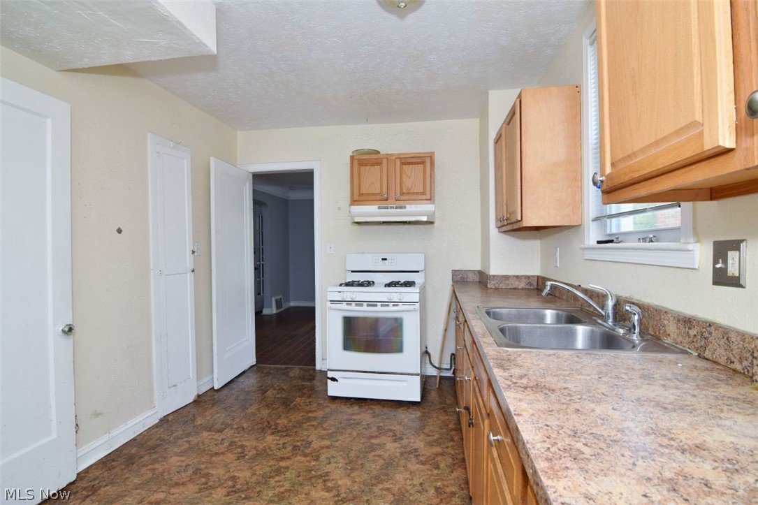 3654 Bainbridge Cleveland Heights OH 44118