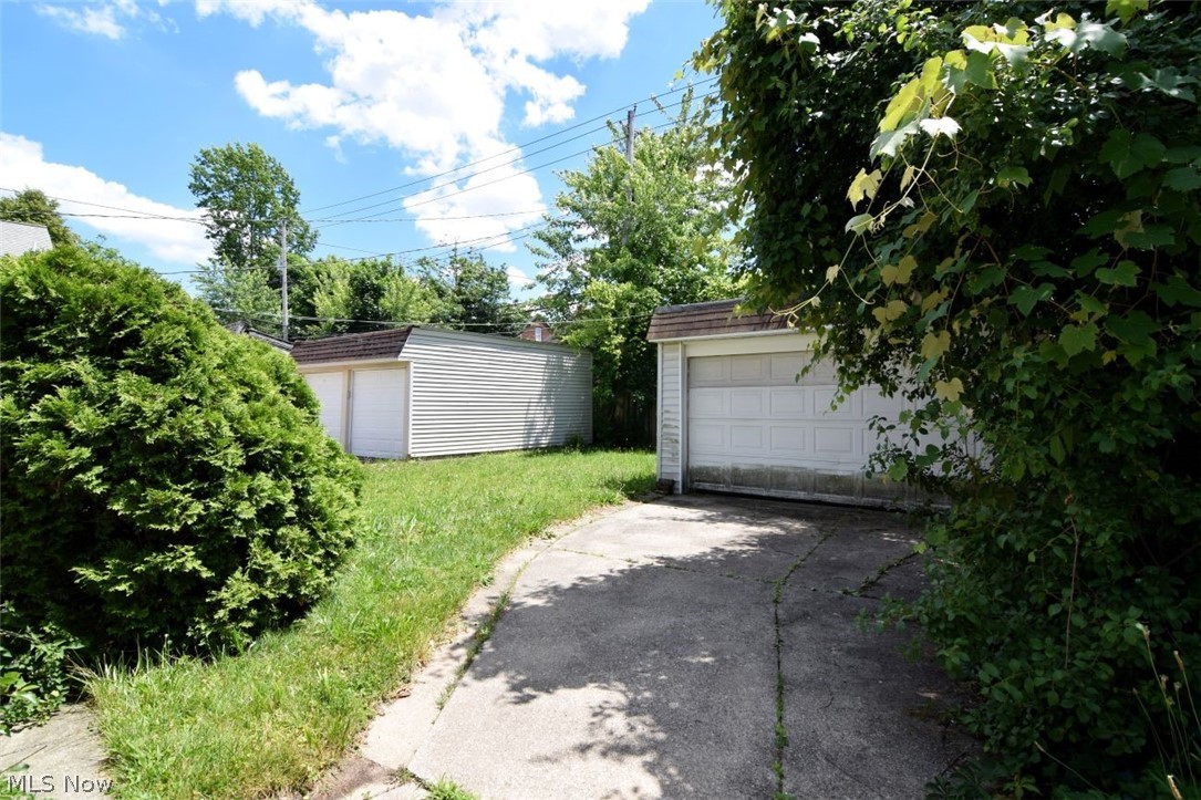 3654 Bainbridge Cleveland Heights OH 44118