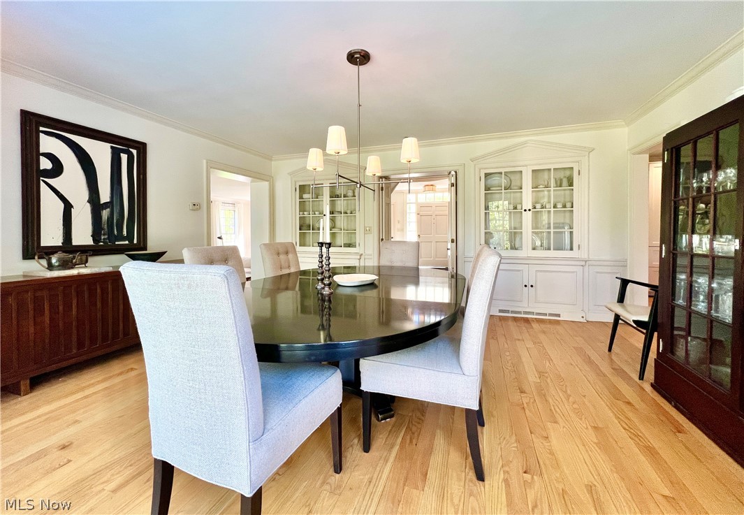 1249 W Hill Drive Gates Mills OH 44040