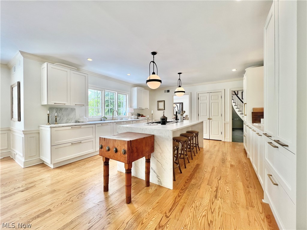 1249 W Hill Drive Gates Mills OH 44040