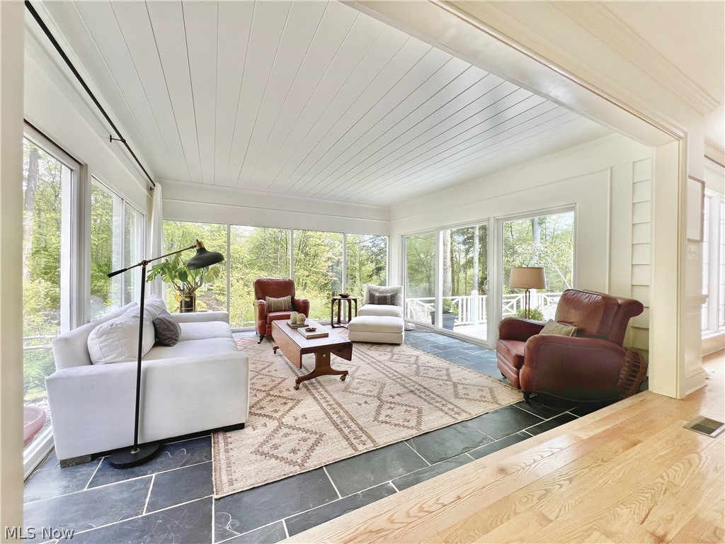 1249 W Hill Drive Gates Mills OH 44040