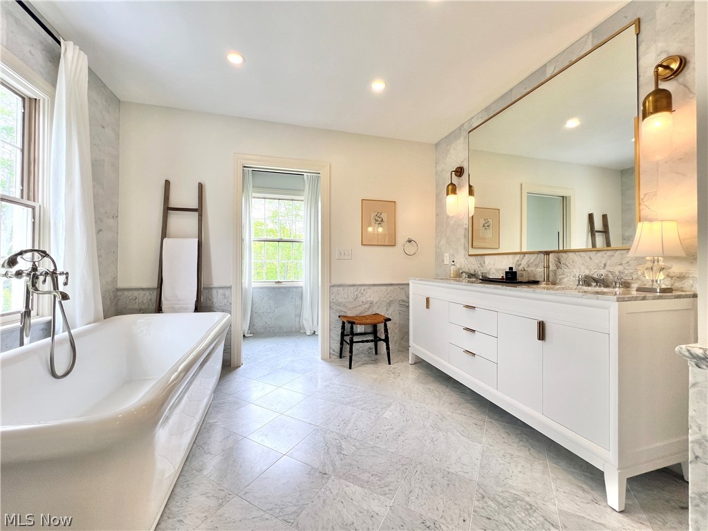 1249 W Hill Drive Gates Mills OH 44040