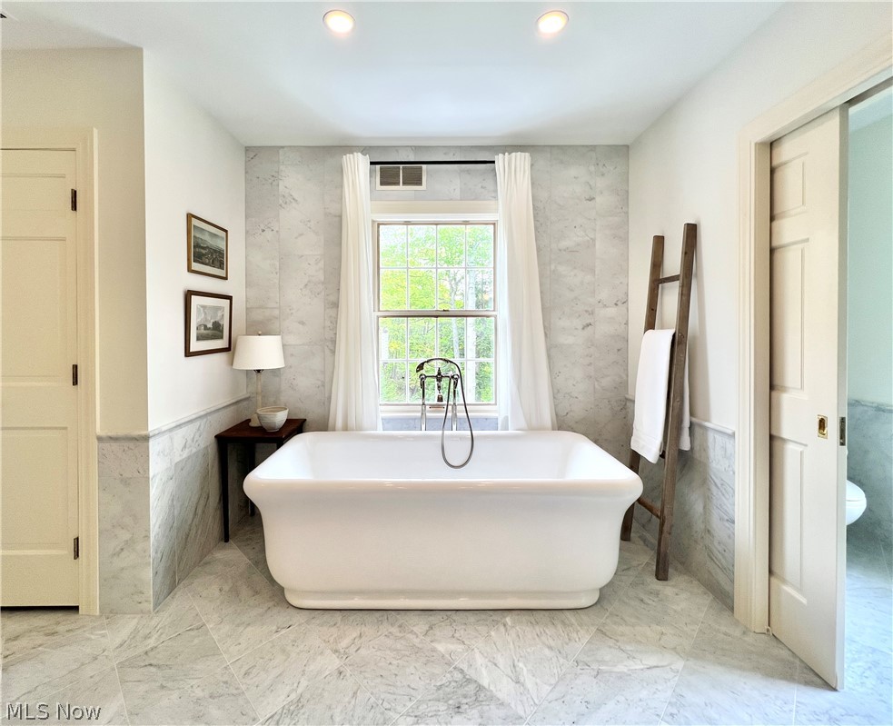 1249 W Hill Drive Gates Mills OH 44040