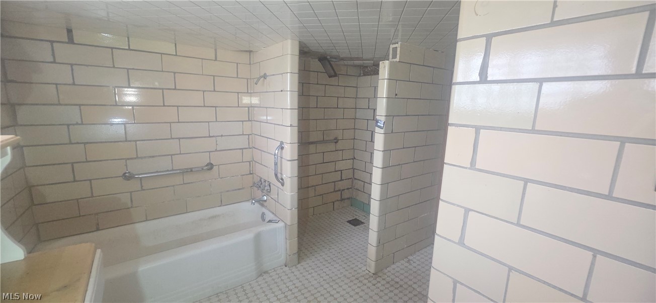 1966 Smithfield Street Youngstown OH 44509