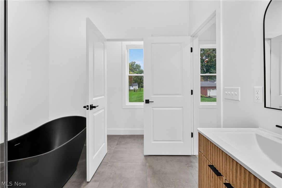 3935 Flory Avenue SE Warren OH 44484