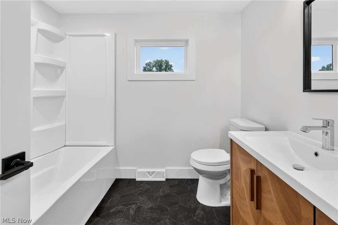 3935 Flory Avenue SE Warren OH 44484