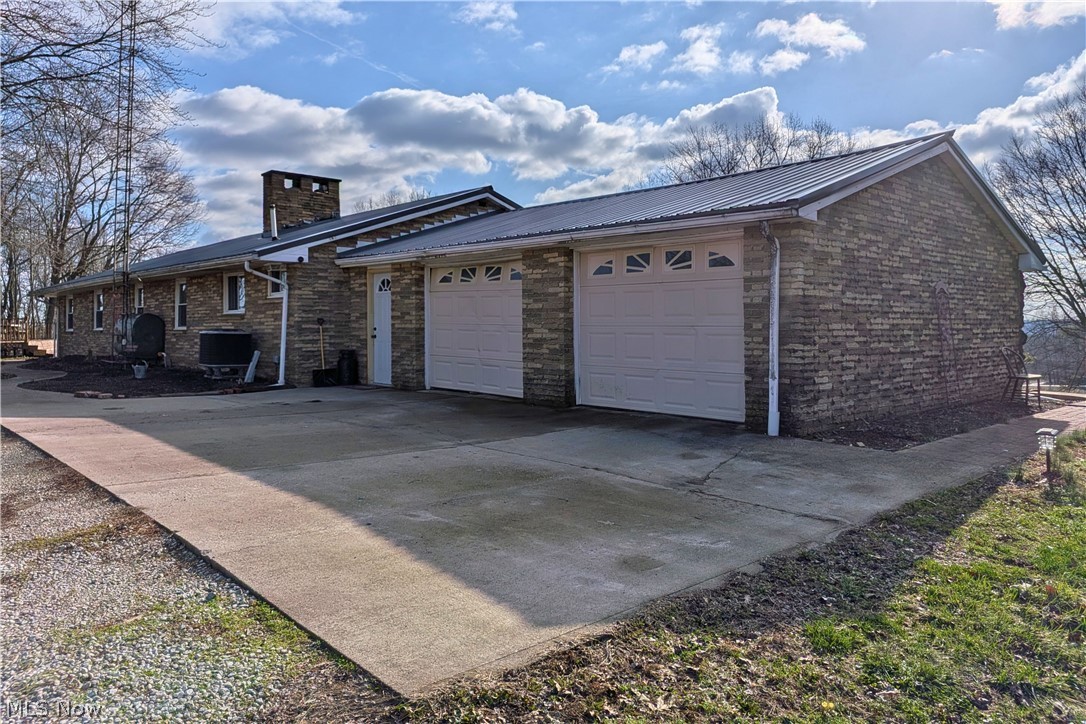 5171 Avon Road NE Carrollton OH 44615