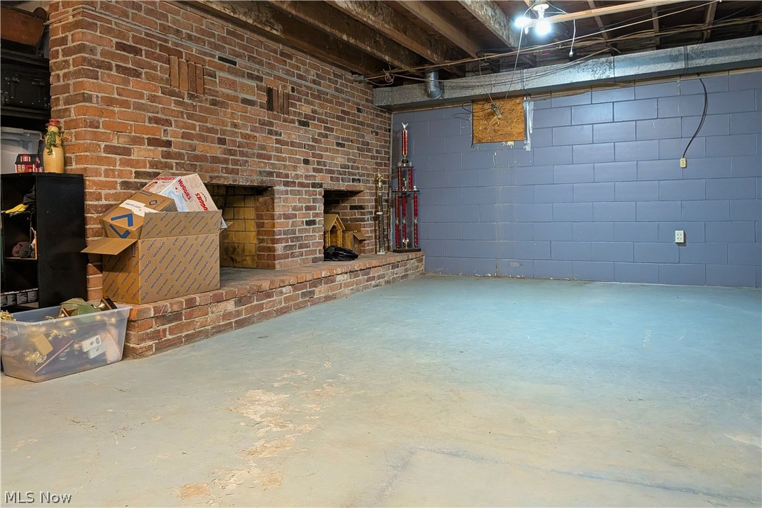 5171 Avon Road NE Carrollton OH 44615