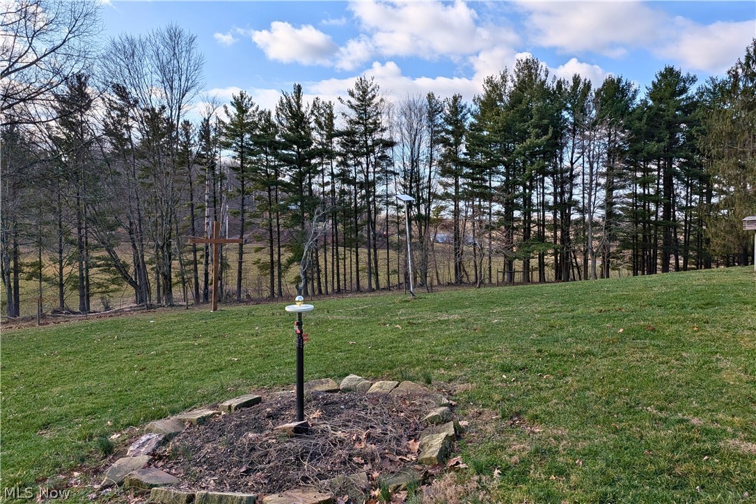 5171 Avon Road NE Carrollton OH 44615