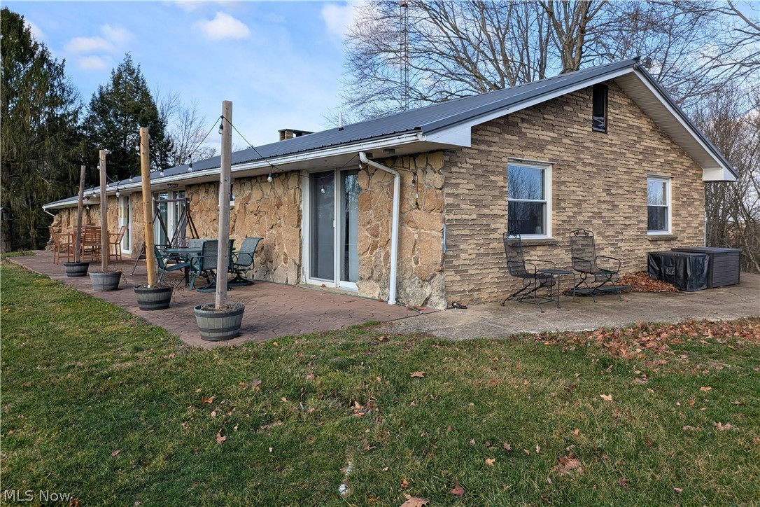 5171 Avon Road NE Carrollton OH 44615