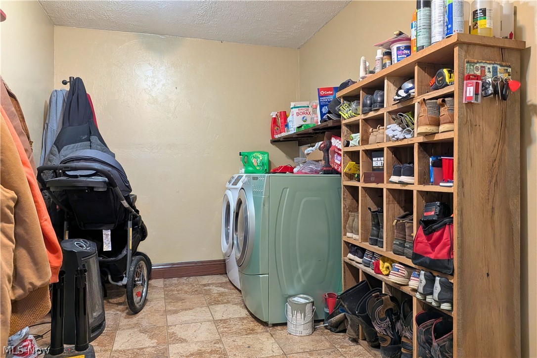5171 Avon Road NE Carrollton OH 44615