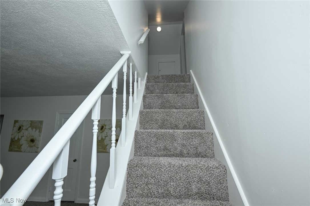 2527 Edgebrook Avenue Akron OH 44312