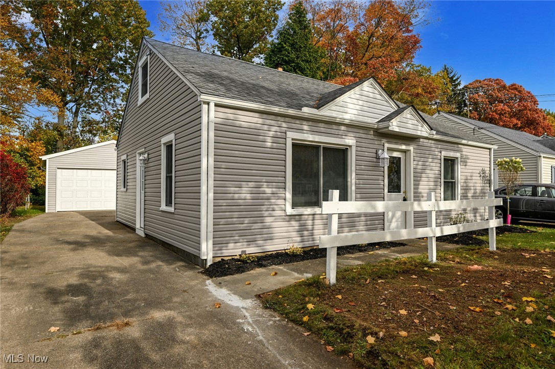 2527 Edgebrook Avenue Akron OH 44312