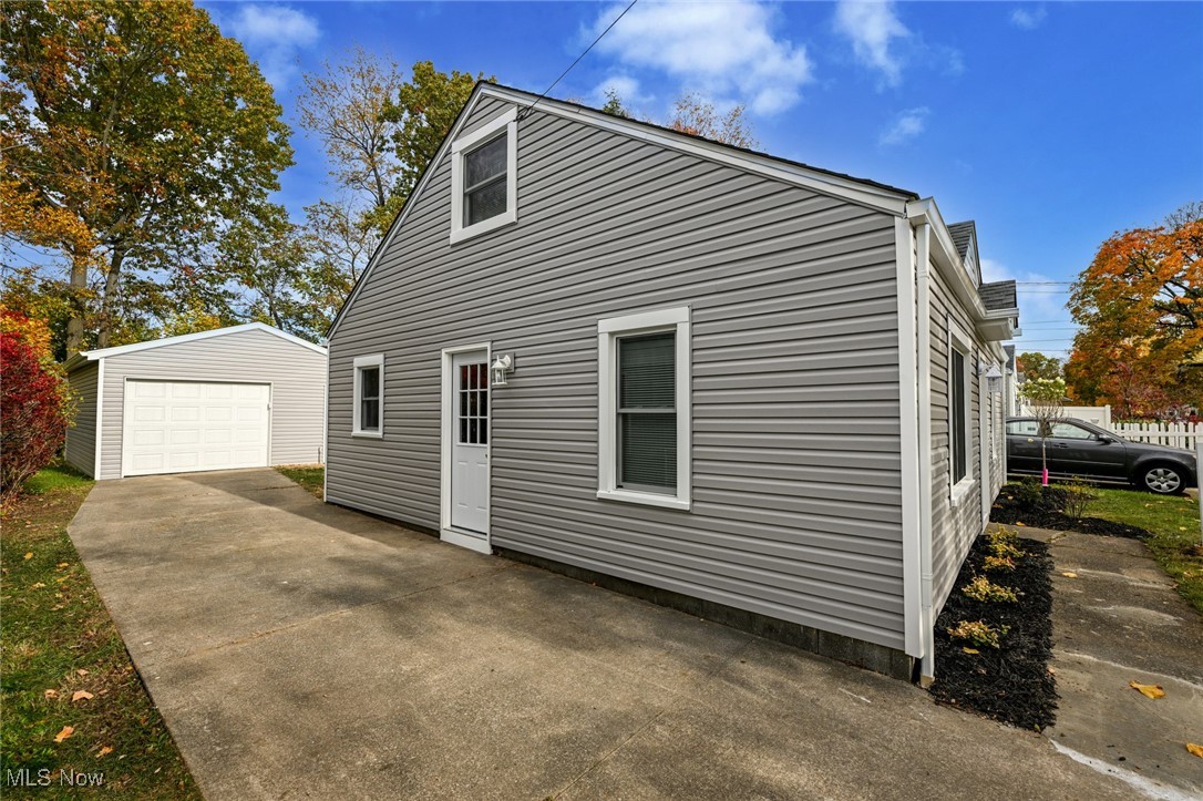 2527 Edgebrook Avenue Akron OH 44312