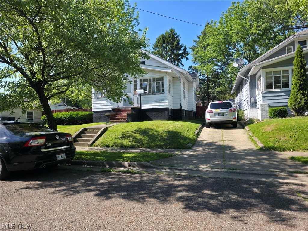 897 Richmond Street Akron OH 44306