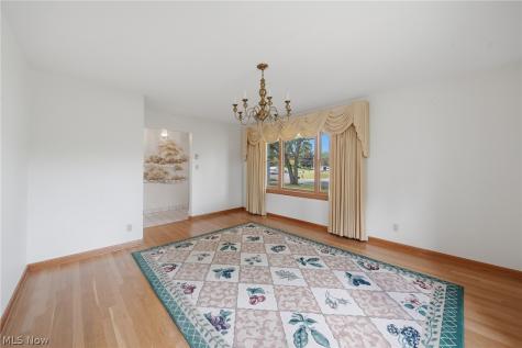1430 Whitehall Drive Mogadore OH 44260