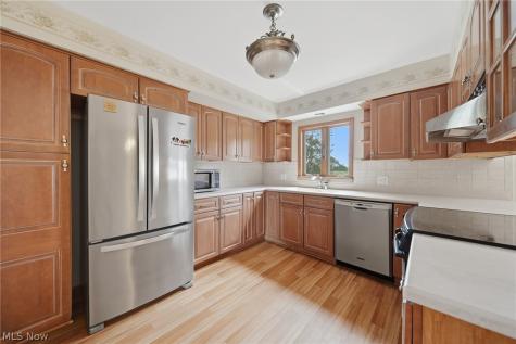 1430 Whitehall Drive Mogadore OH 44260