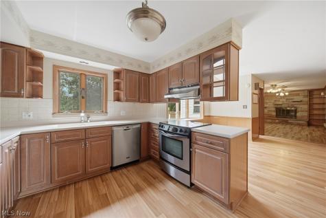 1430 Whitehall Drive Mogadore OH 44260