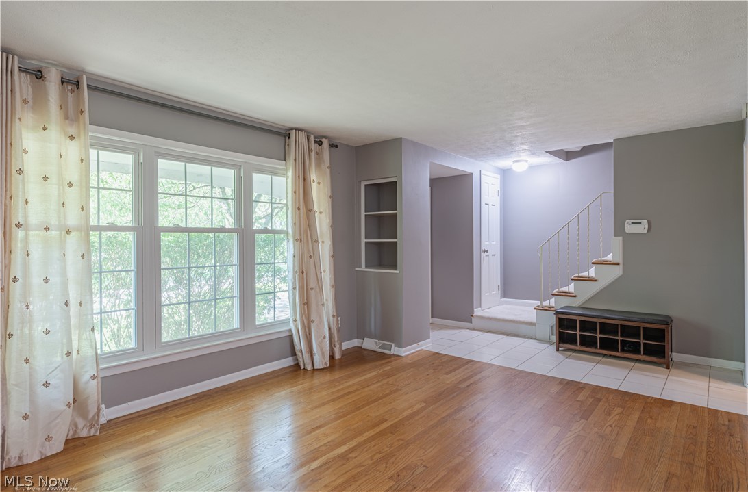 5018 Hartley Drive Lyndhurst OH 44124