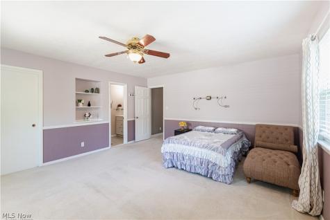 5018 Hartley Drive Lyndhurst OH 44124