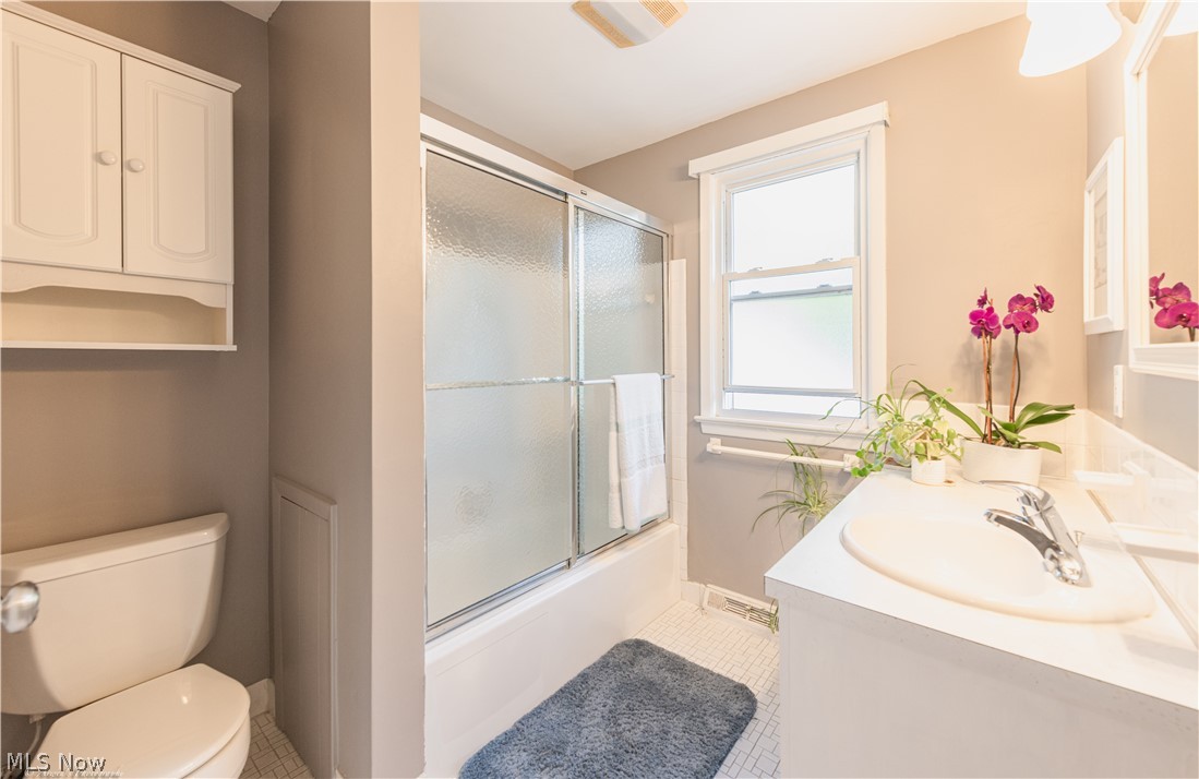 5018 Hartley Drive Lyndhurst OH 44124