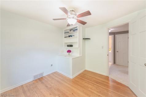 5018 Hartley Drive Lyndhurst OH 44124