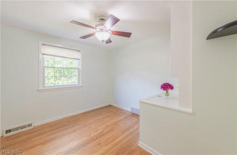 5018 Hartley Drive Lyndhurst OH 44124