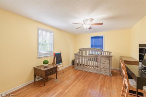 5018 Hartley Drive Lyndhurst OH 44124