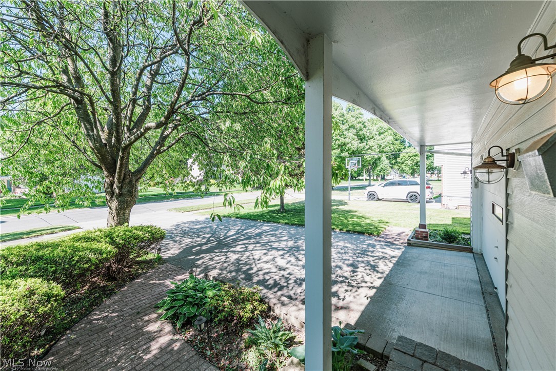 5018 Hartley Drive Lyndhurst OH 44124
