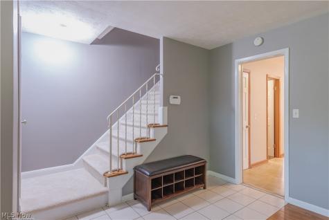 5018 Hartley Drive Lyndhurst OH 44124