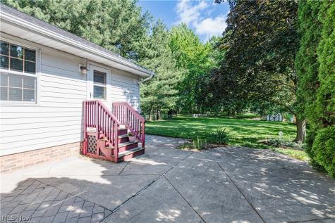 5018 Hartley Drive Lyndhurst OH 44124