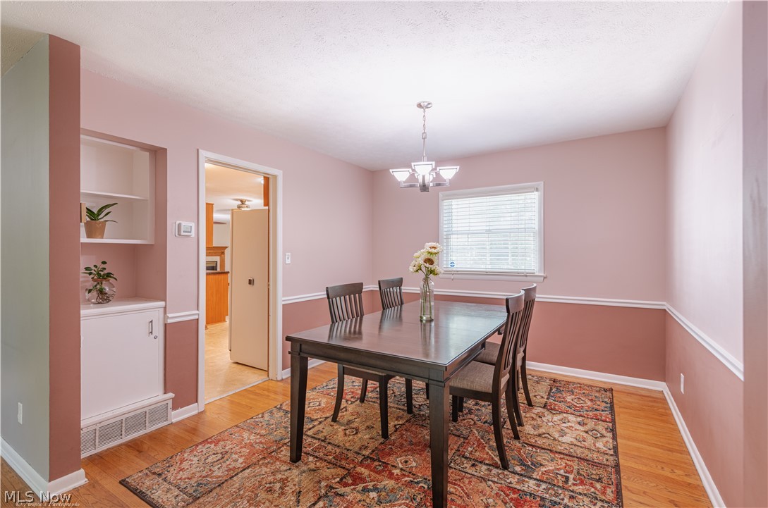 5018 Hartley Drive Lyndhurst OH 44124
