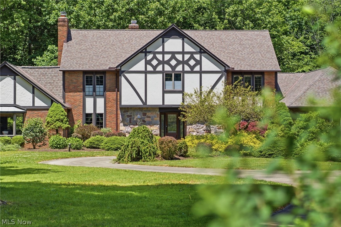 1720 Carriage Place Gates Mills OH 44040