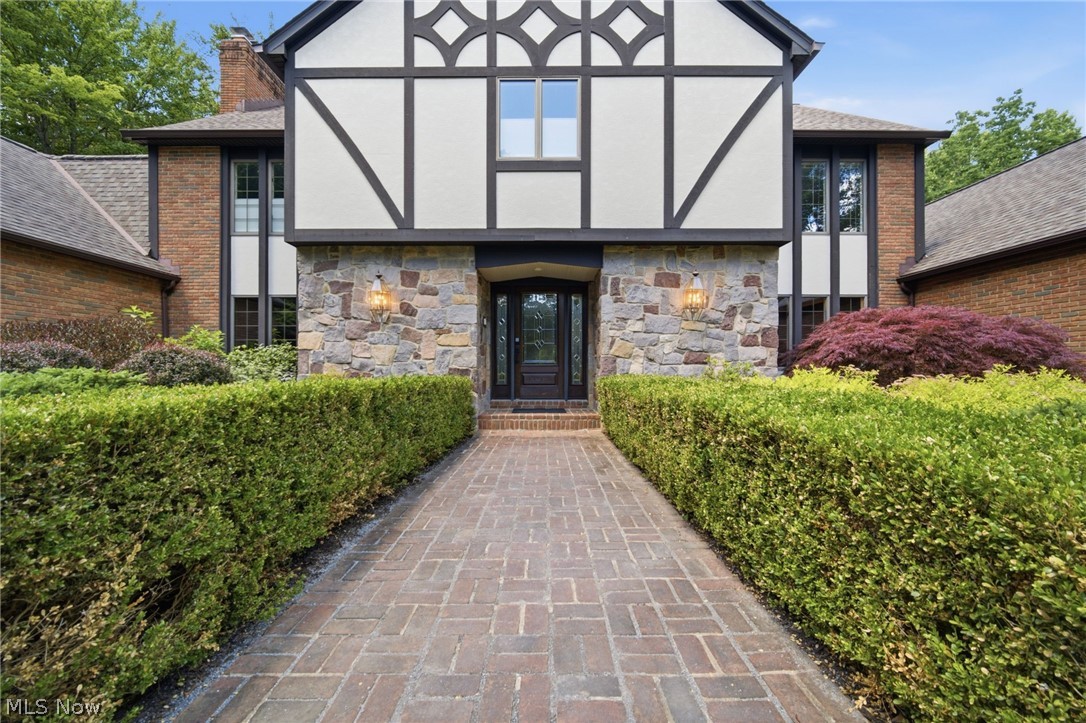 1720 Carriage Place Gates Mills OH 44040