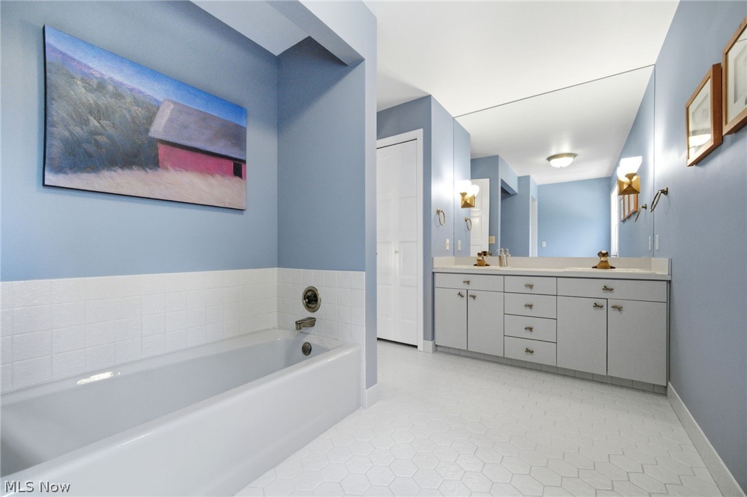 1720 Carriage Place Gates Mills OH 44040