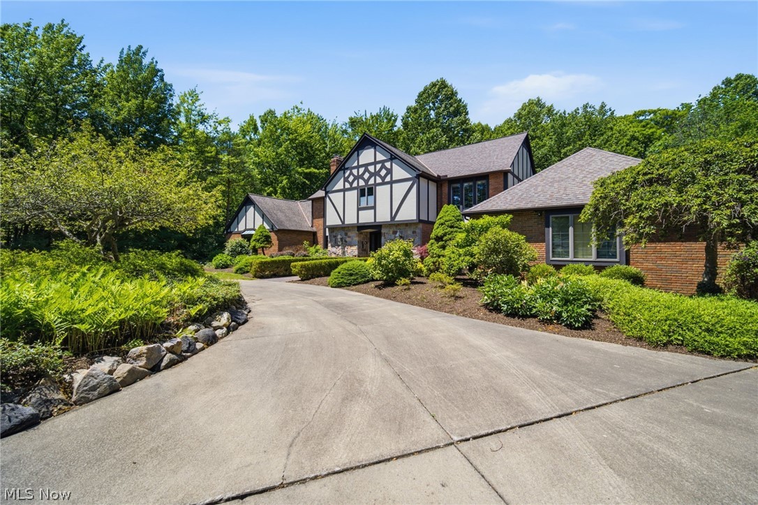 1720 Carriage Place Gates Mills OH 44040