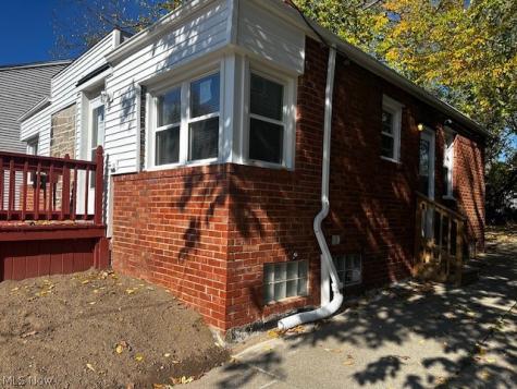 15707 Cloverside Avenue Cleveland OH 44128
