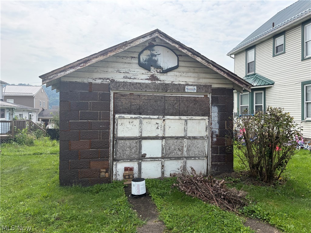 614 15th Street Wellsville OH 43968