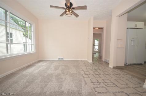154 E Brookside Avenue Akron OH 44301