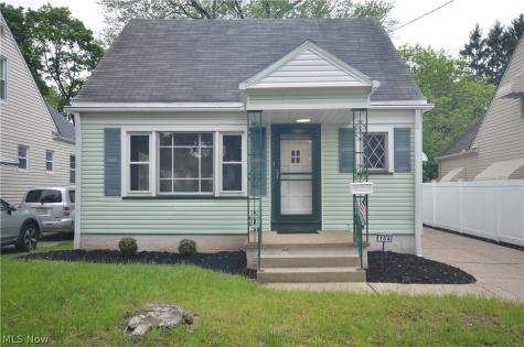 154 E Brookside Avenue Akron OH 44301