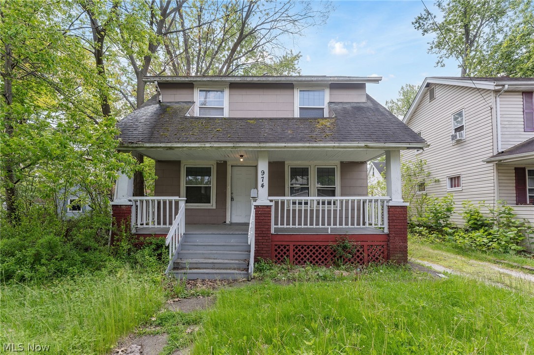974 Lovers Lane Akron OH 44306